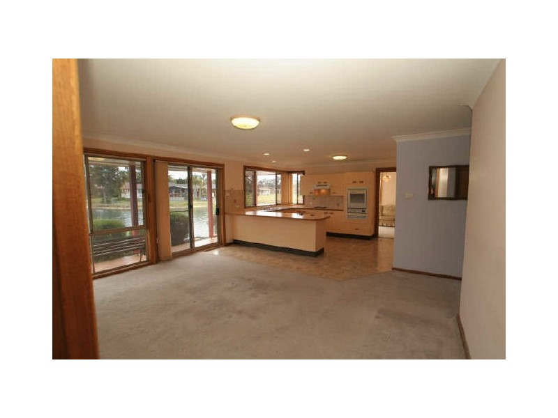 11 Teal Place, Sussex Inlet NSW 2540