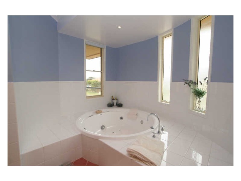 5 Beachway Avenue, Berrara NSW 2540