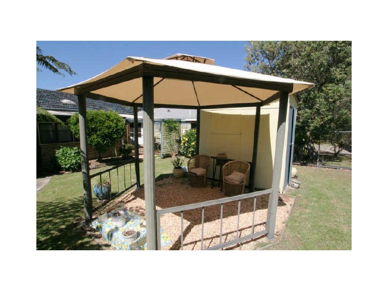 35 Government Road, Sussex Inlet NSW 2540