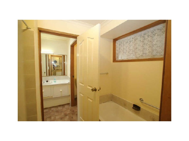 35 Government Road, Sussex Inlet NSW 2540