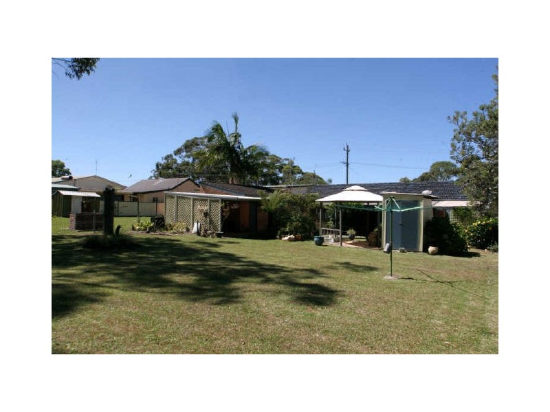 35 Government Road, Sussex Inlet NSW 2540