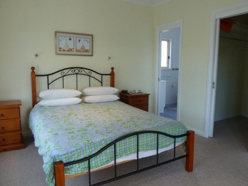 10 Lucelia Grov, Sussex Inlet NSW 2540