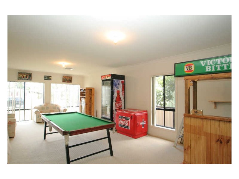 18 Ellmoos Avenue, Sussex Inlet NSW 2540