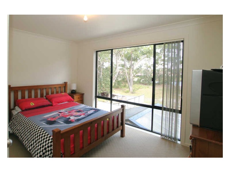 18 Ellmoos Avenue, Sussex Inlet NSW 2540