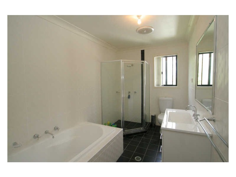 18 Ellmoos Avenue, Sussex Inlet NSW 2540