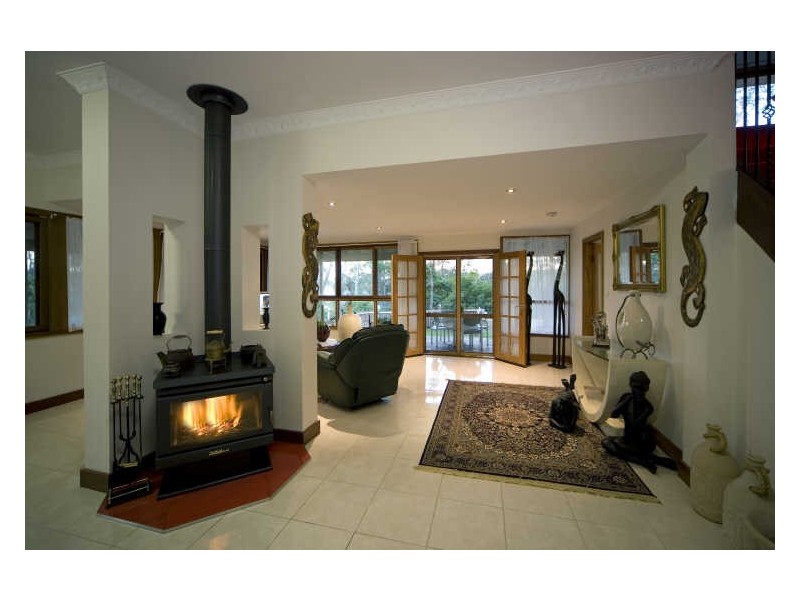 284 River Road, Sussex Inlet NSW 2540
