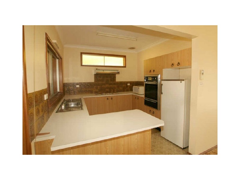 10 Voyager Avenue, Sussex Inlet NSW 2540