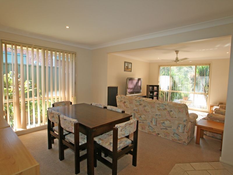 18 Suncrest Avenue, Sussex Inlet NSW 2540