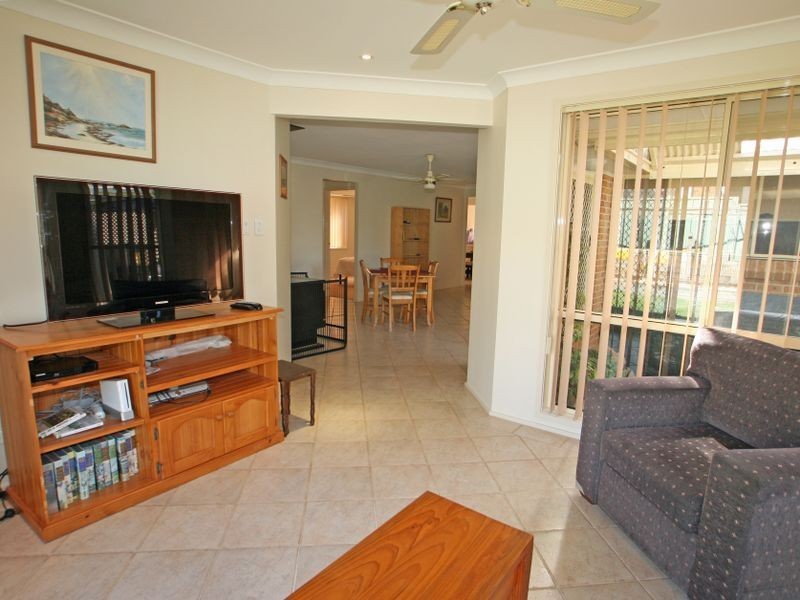 18 Suncrest Avenue, Sussex Inlet NSW 2540