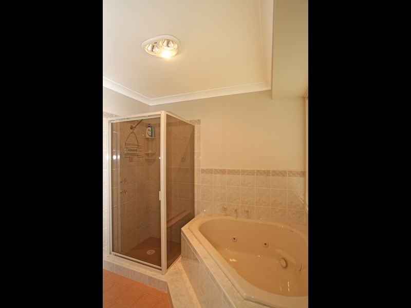 18 Suncrest Avenue, Sussex Inlet NSW 2540