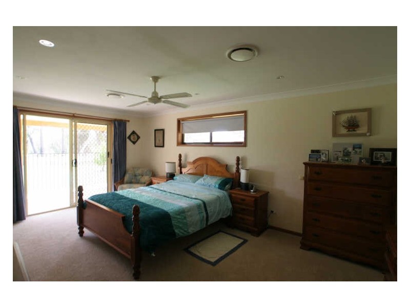831 Sussex Inlet Road, Sussex Inlet NSW 2540