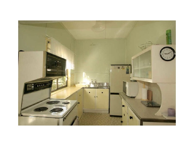 33 Government Road, Sussex Inlet NSW 2540