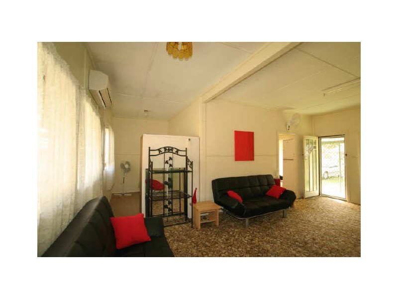 33 Government Road, Sussex Inlet NSW 2540