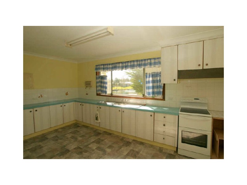 57 Sussex Inlet Road, Sussex Inlet NSW 2540