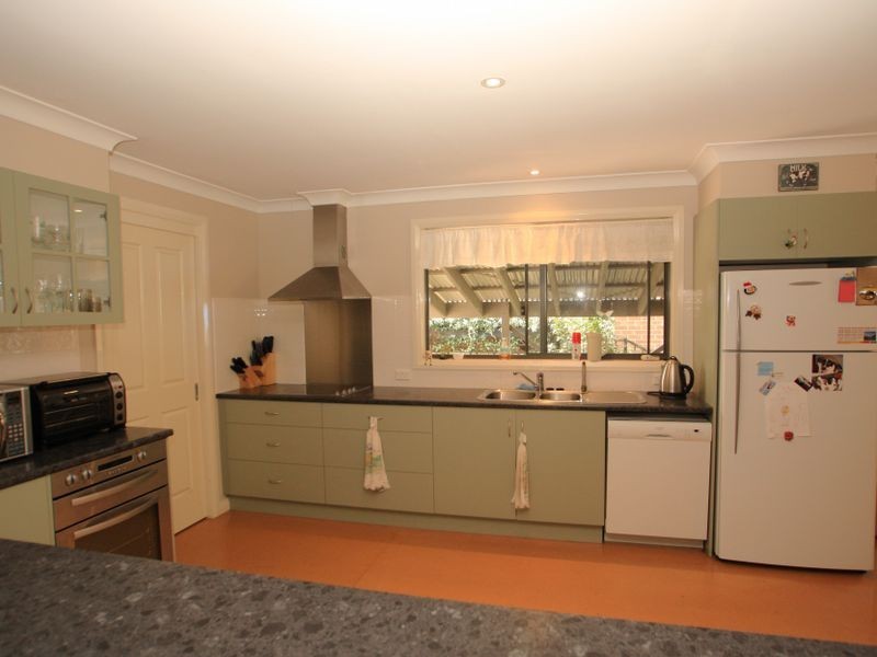 44 Ellmoos Avenue, Sussex Inlet NSW 2540