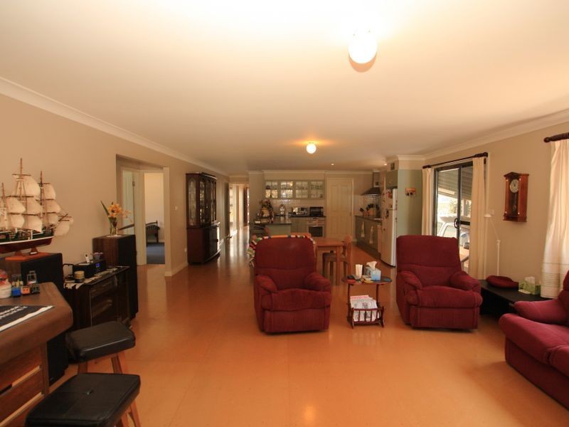 44 Ellmoos Avenue, Sussex Inlet NSW 2540