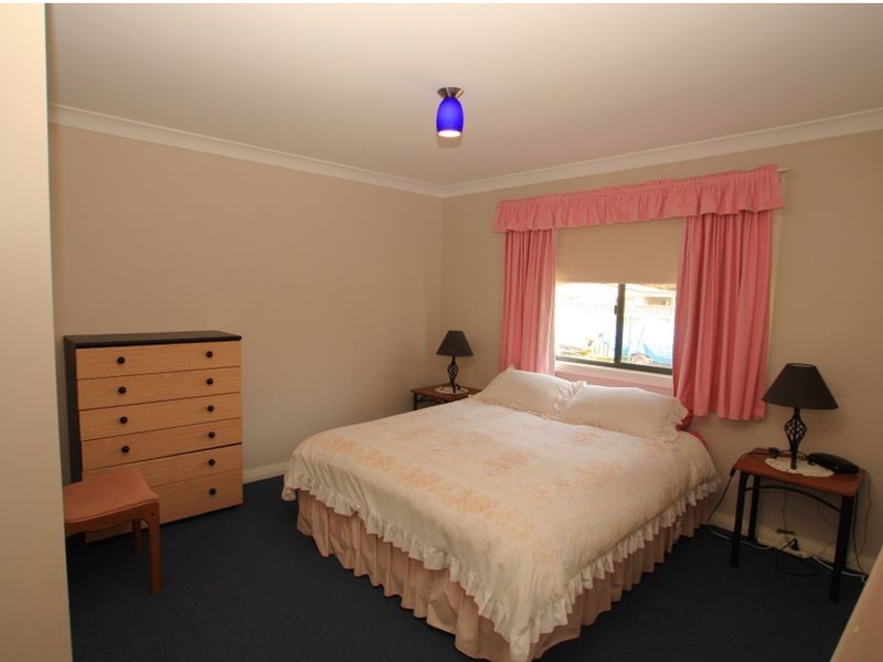 44 Ellmoos Avenue, Sussex Inlet NSW 2540