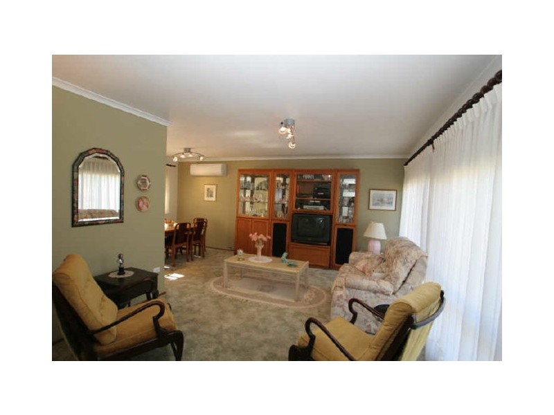 7 Suncrest Avenue, Sussex Inlet NSW 2540