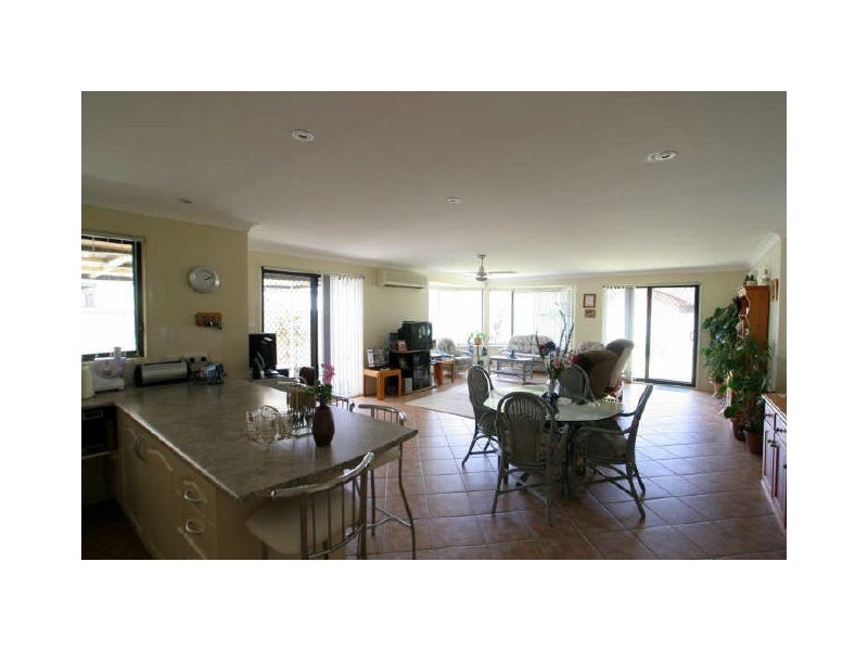 38 Suncrest Avenue, Sussex Inlet NSW 2540