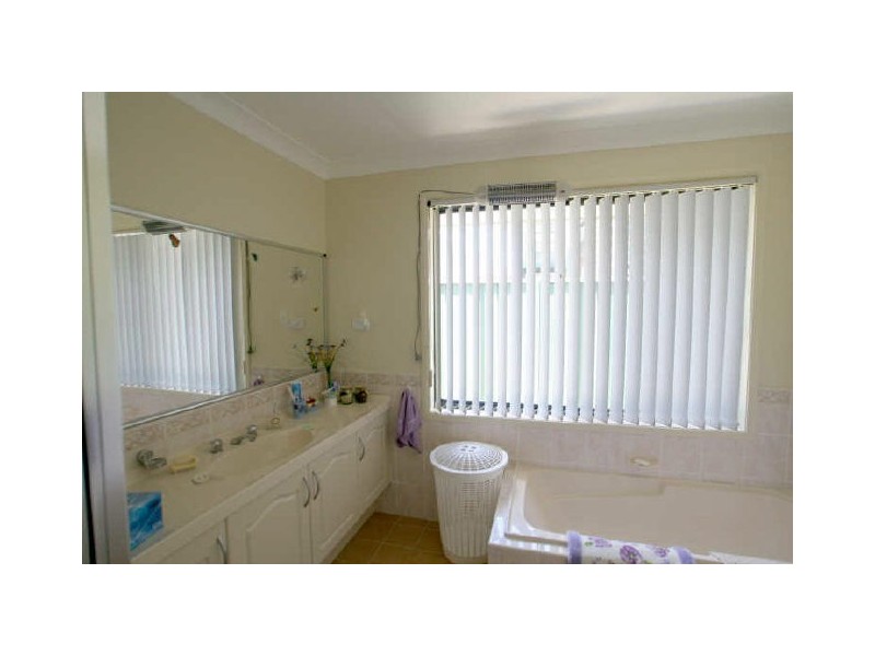 38 Suncrest Avenue, Sussex Inlet NSW 2540