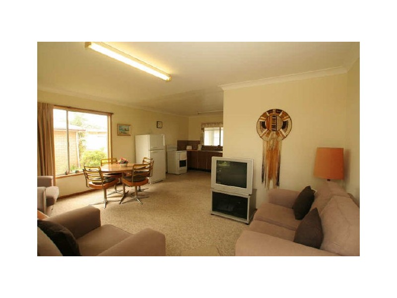 12 Ray Street, Sussex Inlet NSW 2540