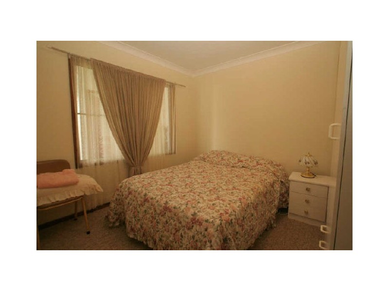 12 Ray Street, Sussex Inlet NSW 2540