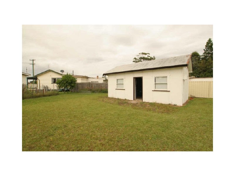 12 Ray Street, Sussex Inlet NSW 2540