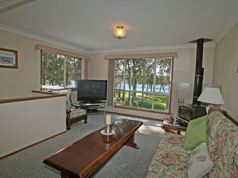 1 Fairview Crescent, Sussex Inlet NSW 2540