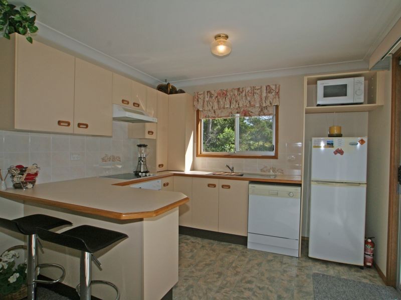 1 Fairview Crescent, Sussex Inlet NSW 2540