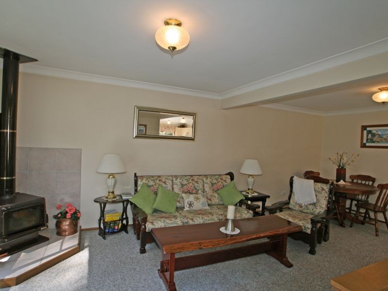 1 Fairview Crescent, Sussex Inlet NSW 2540