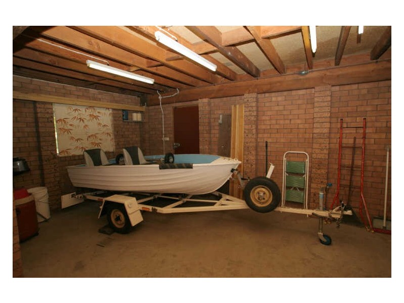 1 Fairview Crescent, Sussex Inlet NSW 2540