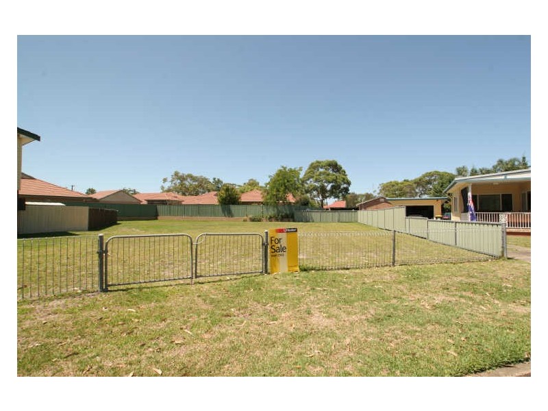 6 Paradise Crescent, Sussex Inlet NSW 2540