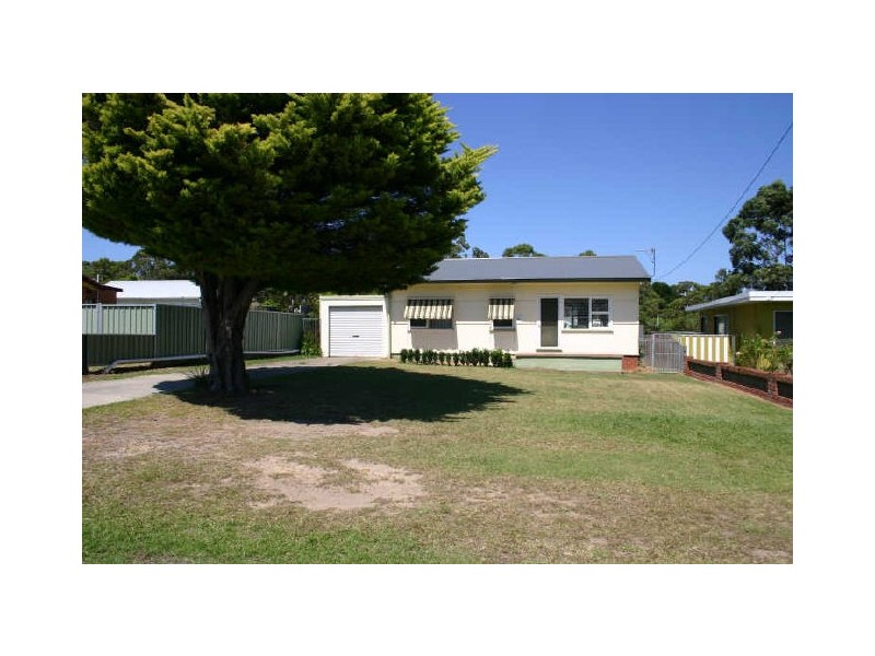 14 Lyons Road, Sussex Inlet NSW 2540