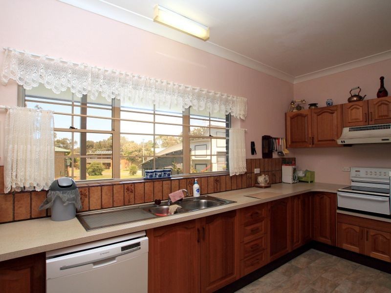 32 Surfway Avenue, Berrara NSW 2540
