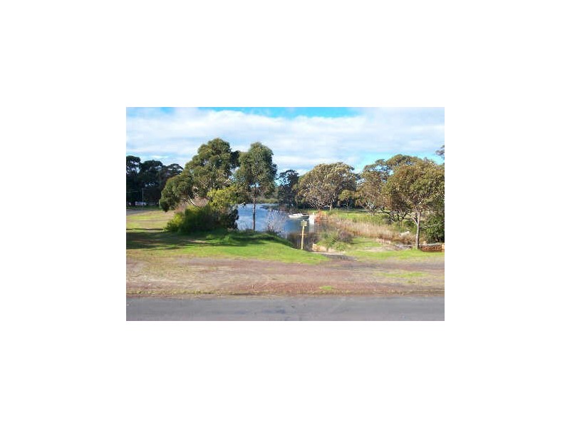 1 Boatharbour Avenue, Sussex Inlet NSW 2540