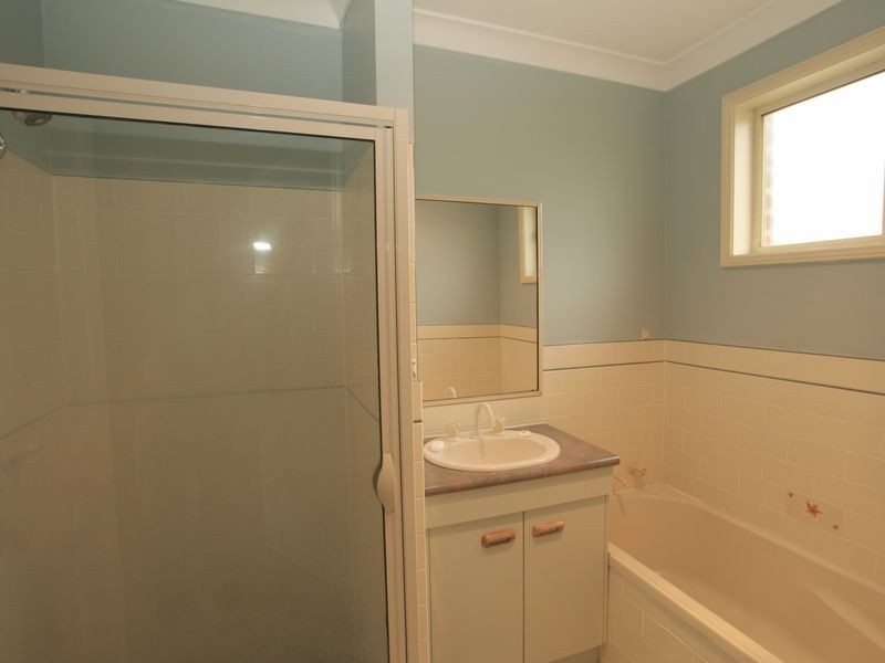 27 Ellmoos Avenue, Sussex Inlet NSW 2540