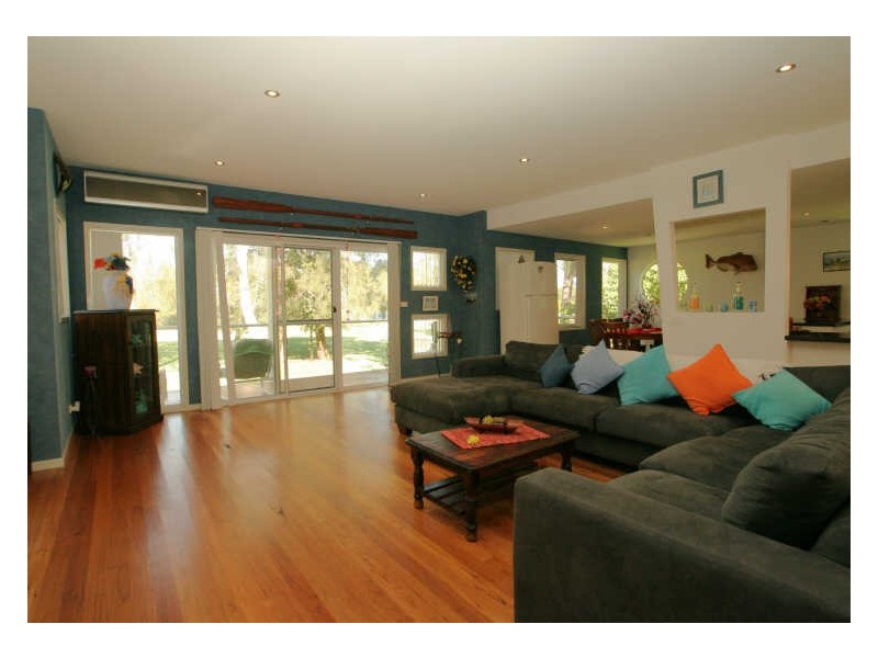 242 River Road, Sussex Inlet NSW 2540