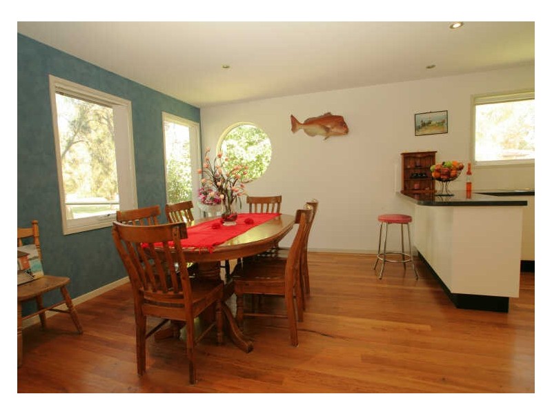 242 River Road, Sussex Inlet NSW 2540