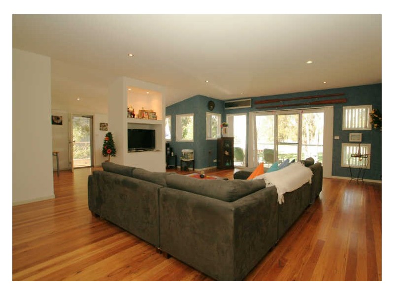 242 River Road, Sussex Inlet NSW 2540