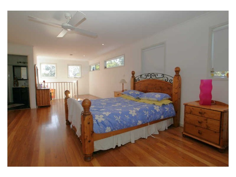 242 River Road, Sussex Inlet NSW 2540