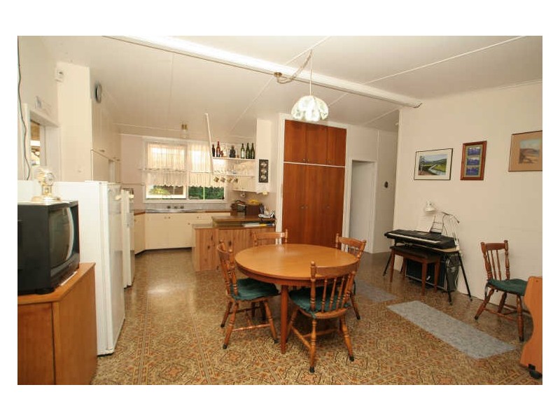 27 Glanville Road, Sussex Inlet NSW 2540