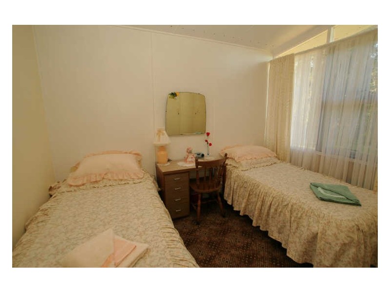 27 Glanville Road, Sussex Inlet NSW 2540