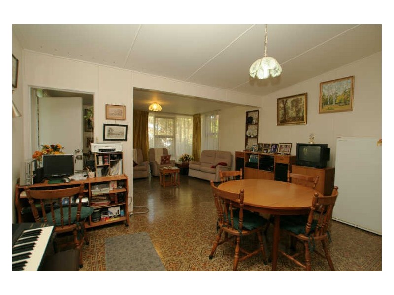 27 Glanville Road, Sussex Inlet NSW 2540