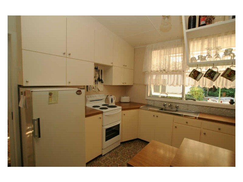 27 Glanville Road, Sussex Inlet NSW 2540