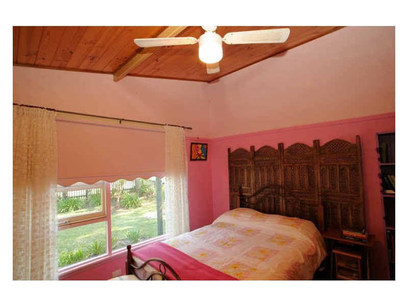 56 Government Road, Sussex Inlet NSW 2540