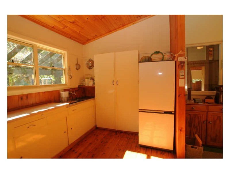 56 Government Road, Sussex Inlet NSW 2540