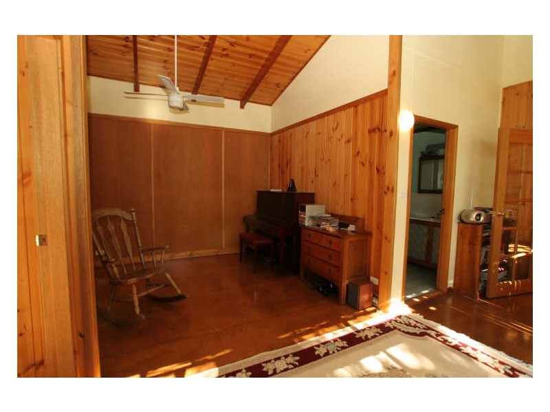 56 Government Road, Sussex Inlet NSW 2540