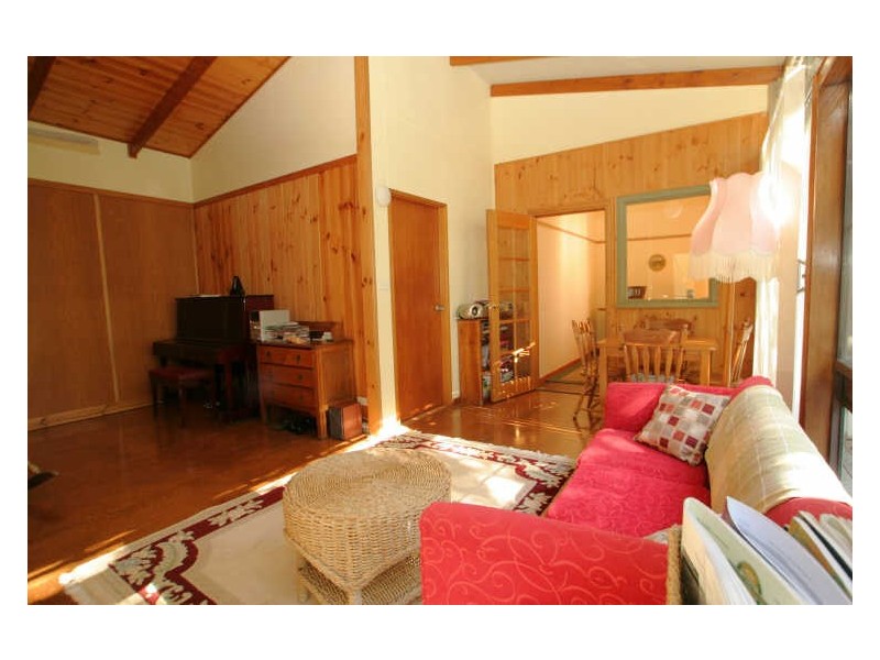 56 Government Road, Sussex Inlet NSW 2540