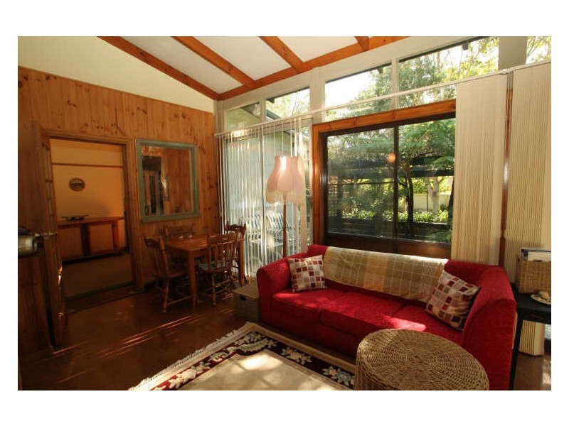 56 Government Road, Sussex Inlet NSW 2540