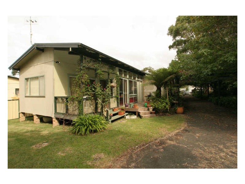 56 Government Road, Sussex Inlet NSW 2540